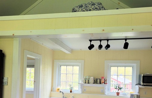Greenwich Cottage | Cottage on 40 acre estate like property 15.6 miles from Saratoga NY race track