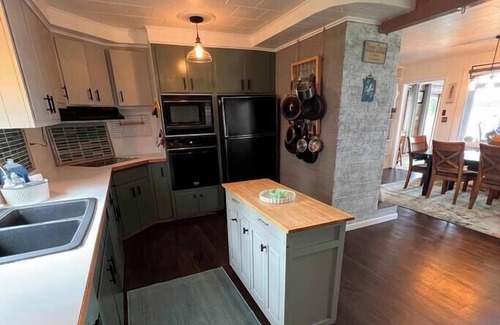 Steuben House | Cottage on a Lake. Near Pictured Rocks/Munising