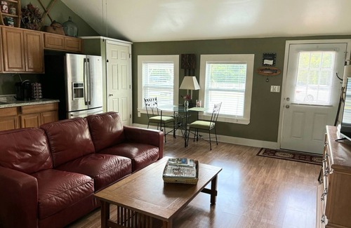 Lexington Cottage | Cottage on a thoroughbred farm, close to the Horse Park, Downtown, or Keeneland