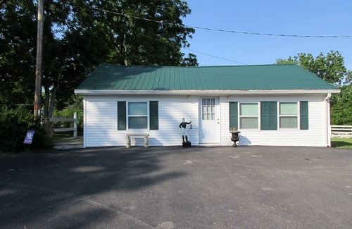 Lexington Cottage | Cottage on a thoroughbred farm, close to the Horse Park, Downtown, or Keeneland