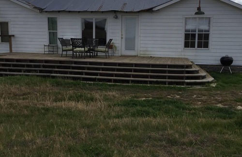 Jeddo Cottage | Cottage on a Working Texas Cattle Ranch