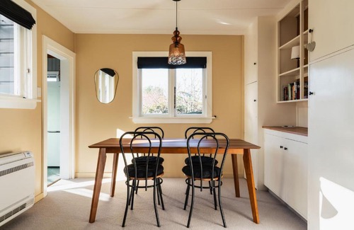 Dunedin House | Cottage on Aotea