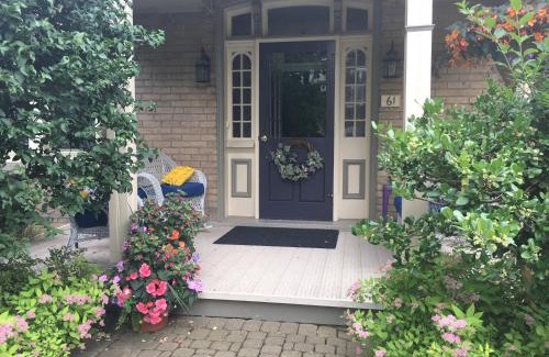 Stratford Bed & Breakfast | Cottage on Caledonia Bed & Breakfast