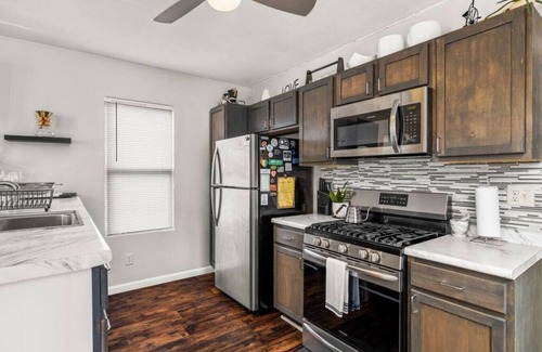Peoria Heights House | Cottage on Duryea - Cozy 1BD home in the Heights