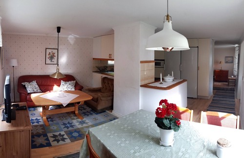 Jamjo Cottage | Cottage on farm 3 miles northeast of Karlskrona