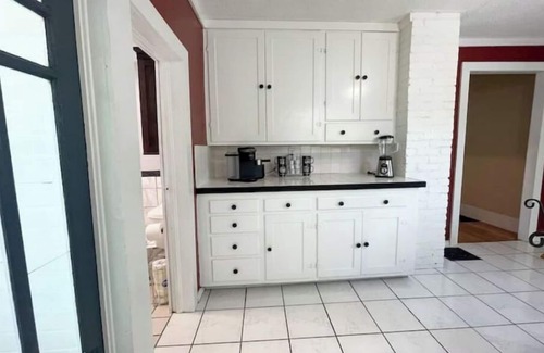 Carterville Cottage | Cottage on Grand