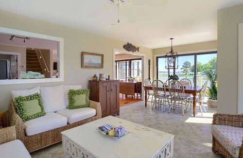 Moon House | Cottage on Hudgins Creek looks out Stutts Creek to the Chesapeake Bay