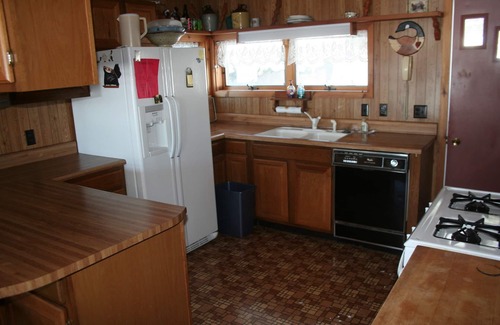Boyne City Cottage | Cottage on Lake Charlevoix near Boyne City, 2nd best lake in USA! Shore Station