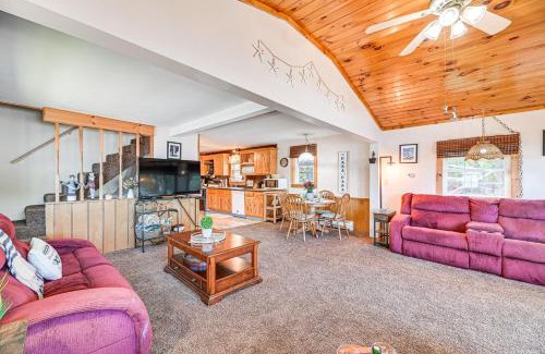 Bradford House | Cottage on Lamoka Lake with Deck, Grill and 3 Kayaks