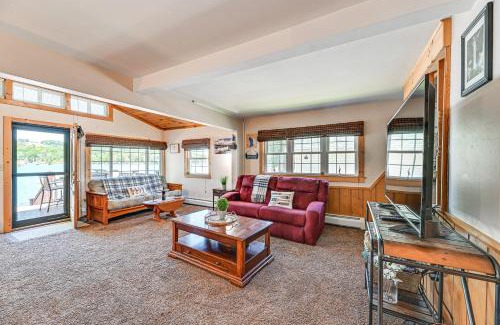 Bradford House | Cottage on Lamoka Lake with Deck, Grill and 3 Kayaks