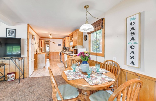 Bradford Cottage | Cottage on Lamoka Lake w/Deck, Grill & 3 Kayaks