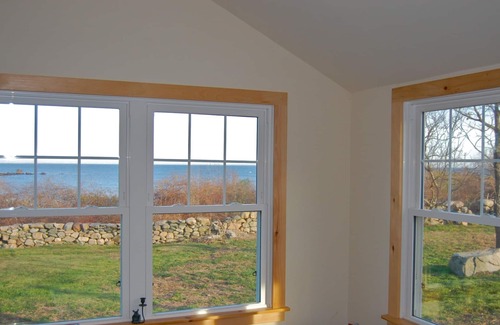 Little Compton Cottage | Cottage on Ocean Cove, Down Private Rd, Beach Front