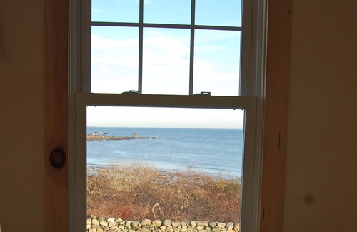 Little Compton Cottage | Cottage on Ocean Cove, Down Private Rd, Beach Front