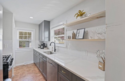 Millersport House | Cottage on Park - Close to Lake!