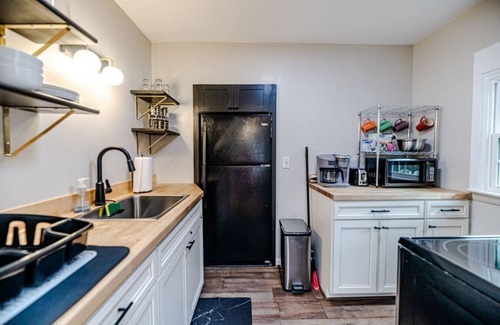 Southern Pines House | Cottage on Ridge- Short & Extended Stays