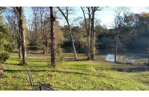 Clarksdale Cottage | Cottage on riverbank one mile from Clarksdale in gated community