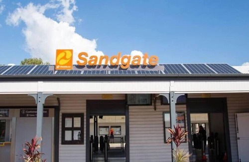 Sandgate House | "Cottage on the Bay" - Sandgate Q 4017