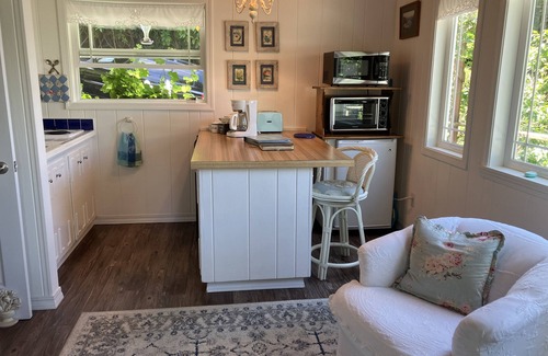 North Bend House | Cottage on the Bay with Gorgeous Views