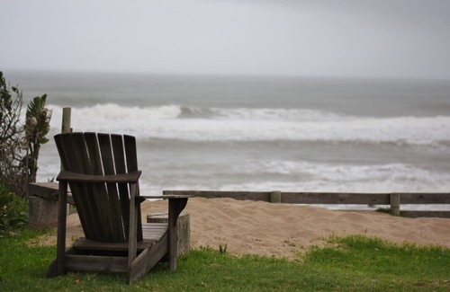 Kentani Cottage | Cottage 'On the Beach'.watch the waves.from your bed!