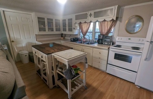 Ragland Cottage | Cottage on the Coosa! Lake Logan Martin!