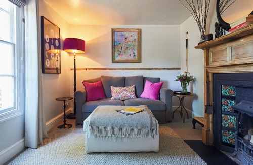 Hungerford House | Cottage on The Croft - a Beautiful, Stylish & Cosy Cottage. Central Location