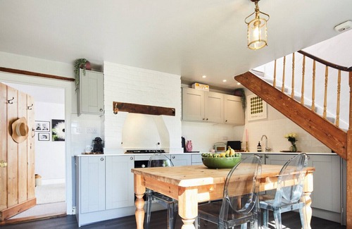Hungerford House | Cottage on The Croft - a Beautiful, Stylish & Cosy Cottage. Central Location