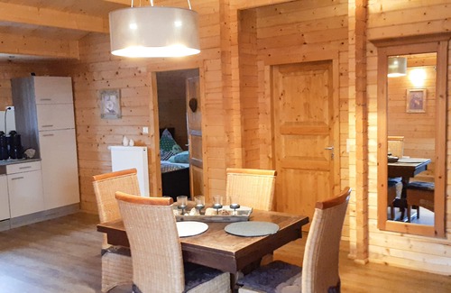 Alflen House | Cottage on the edge of the forest