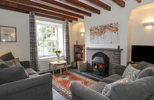 Beddgelert House | Cottage on the Green