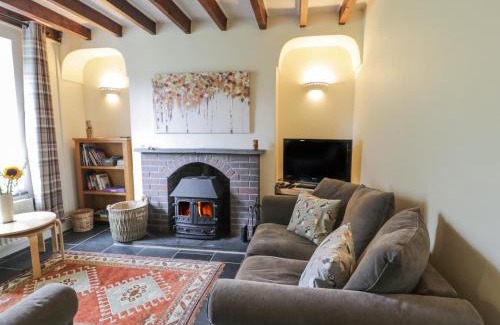 Beddgelert House | Cottage on the Green