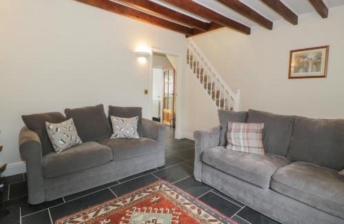 Beddgelert House | Cottage on the Green