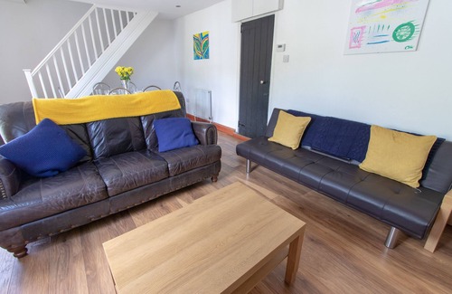 Abercarn Cottage | Cottage on the Hill - Cosy and Characterful
