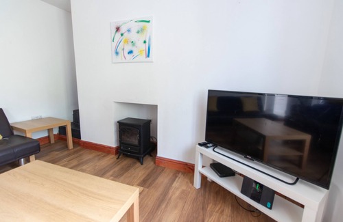 Abercarn Cottage | Cottage on the Hill - Cosy and Characterful
