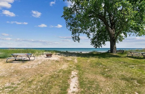 Jacksonport House | "Cottage on The Lake" 3BD/2Bath (Jacksonport)