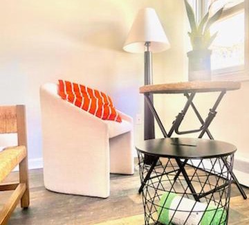 Merrimac Bed & Breakfast | Cottage on the Laka