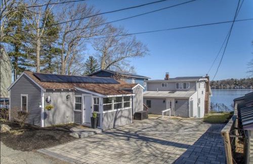 Merrimac Bed & Breakfast | Cottage on the Laka