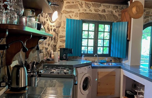 Vila Verde House | Cottage on the mountain; quiet but close to nice villages.