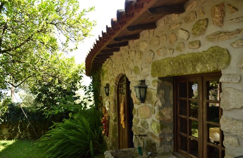 Vila Verde House | Cottage on the mountain; quiet but close to nice villages.