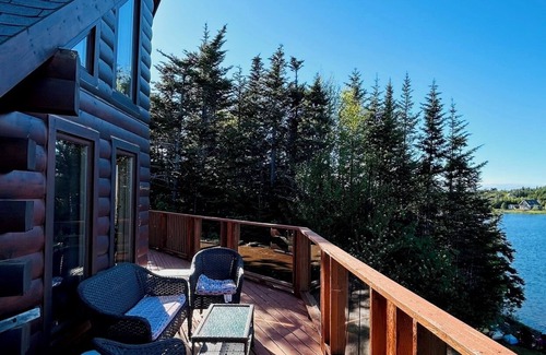 Whitbourne Cottage | Cottage on the pond with hot tub -fully outfitted and excellent family get-away.