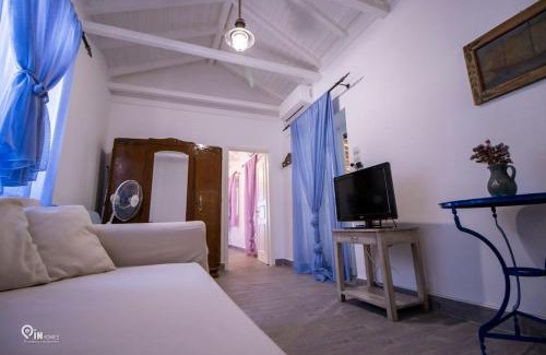 Paralia Kallonis House | Cottage On The Wave With Amazing View