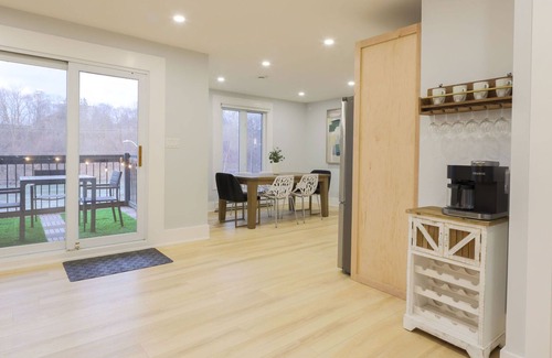 St. Catharines House | Cottage on the Water