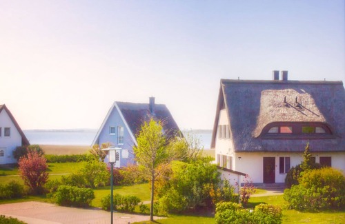Neuenkirchen House | Cottage on the water | 2 bedrooms, sauna & fireplace, Wi-Fi Pets willk.