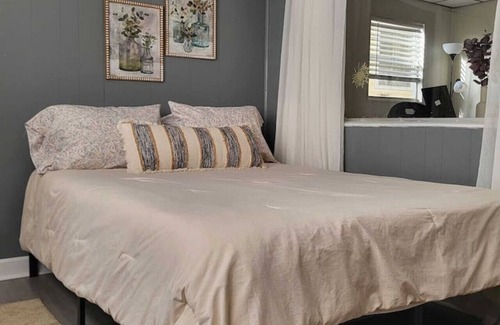 Buckhead Ridge House | Cottage on the Water!