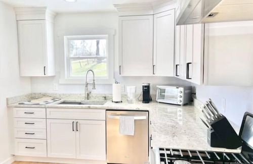 Fayetteville House | Cottage on Vaglio