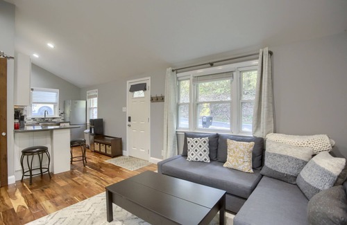 Lewisberry Cottage | Cottage on Yellow Breeches Creek. Close to Hershey, Harrisburg, York and beyond!