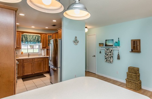 Sebastian Highlands House | 🍹🌞 Cottage Paradise! 2BR/2BA, Pets Welcome, TV, Wi-Fi