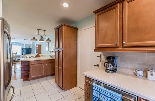 Sebastian Highlands House | 🍹🌞 Cottage Paradise! 2BR/2BA, Pets Welcome, TV, Wi-Fi