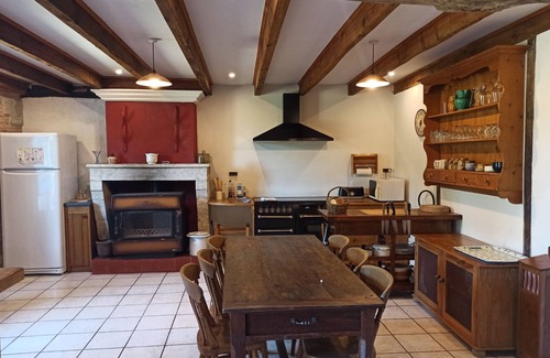 La Roche-Chalais Cottage | Cottage 'Porcherat - Perigord Vert, Dordogne' with Lake View, Private Garden and Wi-Fi
