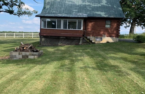 High Hill Cabin | Cottage Properties - Country Log Cabin
