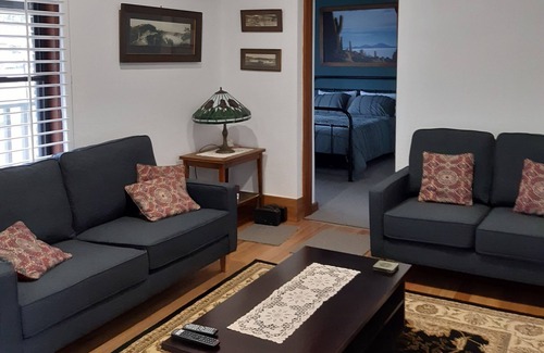 Yahl Cottage | Cottage - renovated with lounge, bedroom, bathroom and kitchenette