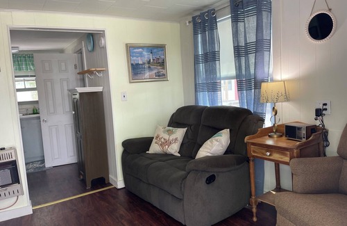 Cape Vincent Cottage | Cottage Rental At the beautiful St Lawerence Green